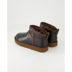 UGG Classic Ultra Mini LTHR Regen Winterschuhe in Braun