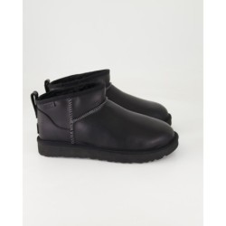 UGG Classic Ultra Mini LTHR Regen Stiefeletten in Schwarz