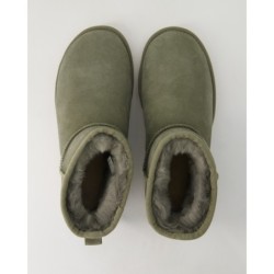 UGG Classic Mini Stiefeletten in Grün