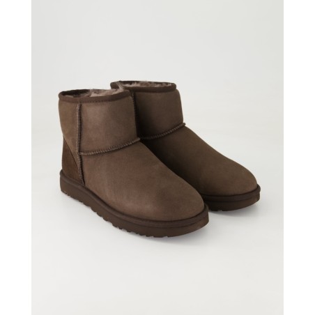 UGG Classic Mini Winterstiefel in Braun