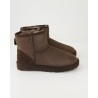 UGG Classic Mini Winterstiefel in Braun