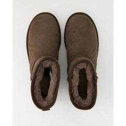 UGG Classic Mini Winterstiefel in Braun