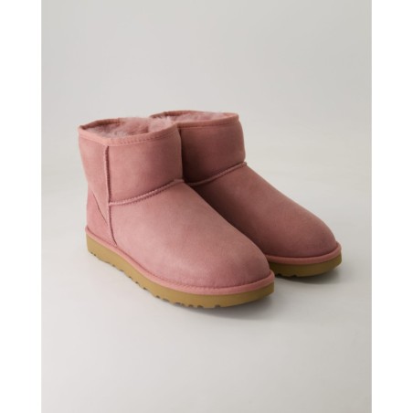 UGG Classic Mini Stiefeletten in Rosa