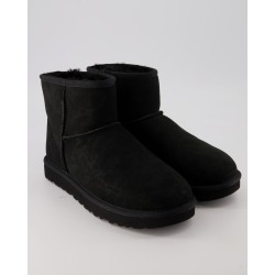 UGG Classic Mini Winterschuhe in Schwarz