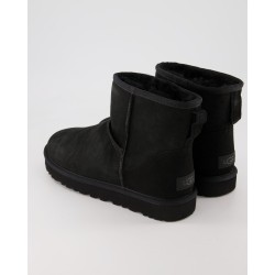 UGG Classic Mini Winterschuhe in Schwarz