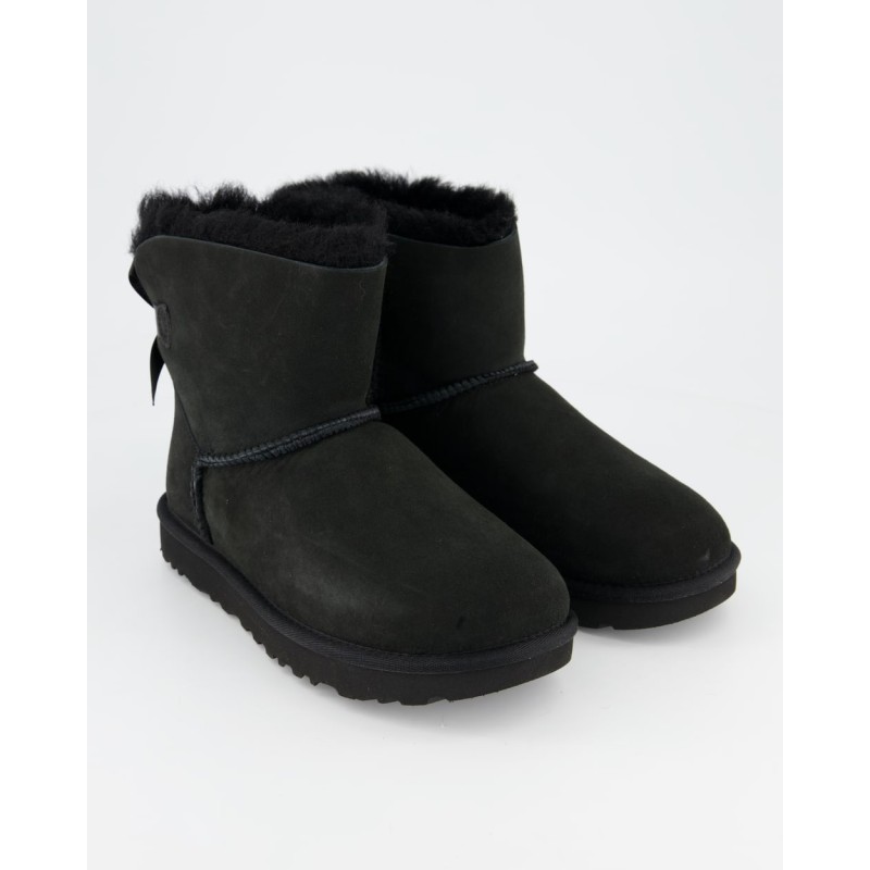UGG Mini Bailey Bow Winterschuhe in Schwarz