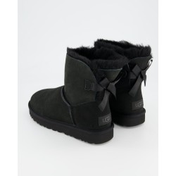 UGG Mini Bailey Bow Winterschuhe in Schwarz