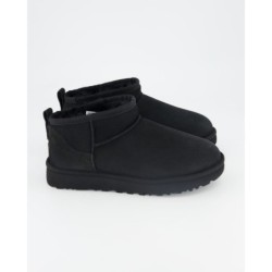 UGG Classic Ultra Mini Winterschuhe in Schwarz