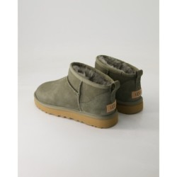 UGG Classic Ultra Mini Stiefeletten in Grün